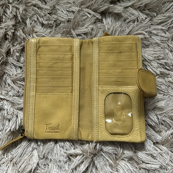 Fossil wallet, in good used condition. - Picture 3 of 5